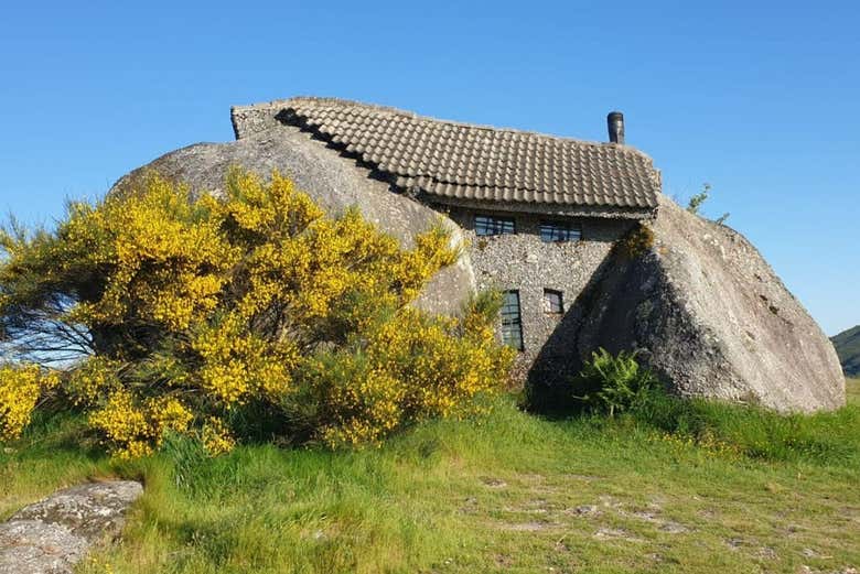 Stop at Casa do Penedo