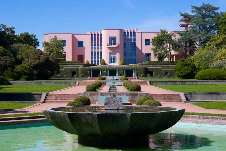 Marvel at the façade of Serralves Villa