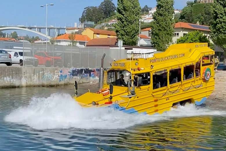 Enjoy Porto from the amphibian bus