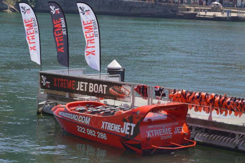 Speed over the Douro River in a jet boat