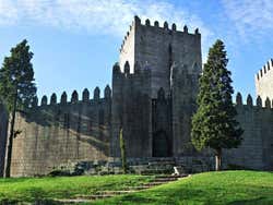 Guimarães, Castle