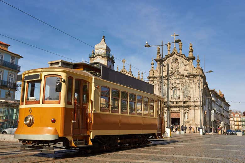 A historic tram around Porto